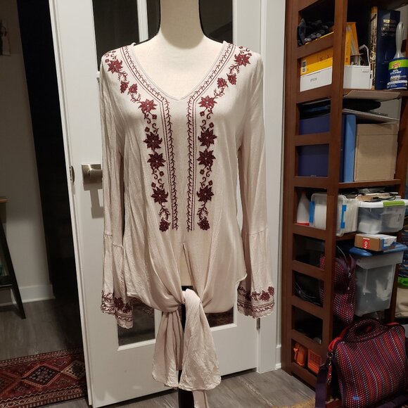 blu pepper by Anthropologie. Size L. Cream Tunic w/ Burgundy Trim.  Tie in Front - Picture 1 of 8